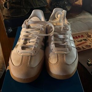 Adidas Samba OG women’s Sneakers - White and Tan